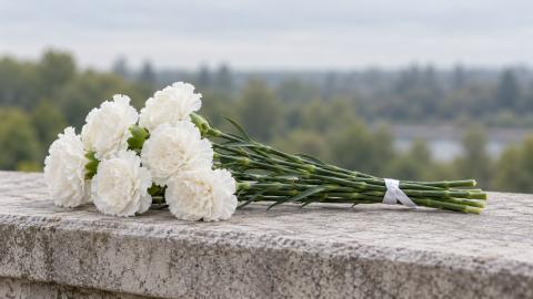 Цветы на похороны: обычай подскажет число и цвет, а решать родным