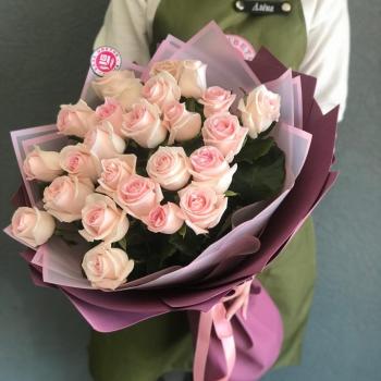 Бело-розовые розы 60 см (Россия) (артикул  6102)